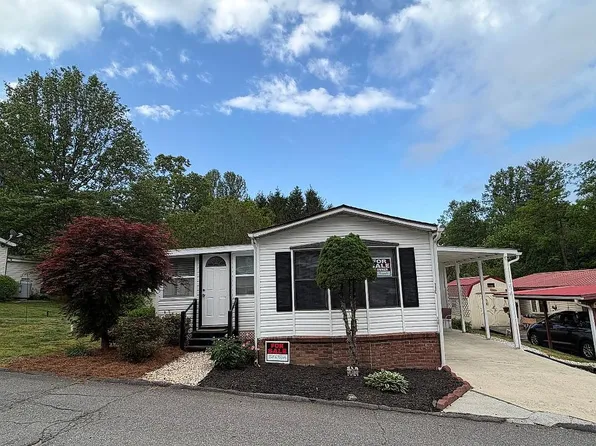 110 Spring Haven Dr, Flat Rock, NC 28731