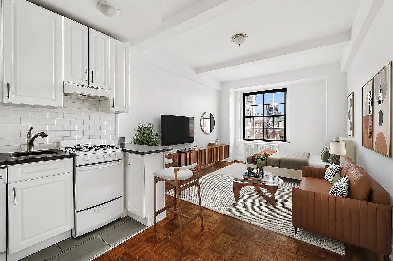 160 West 71st Street — Photo 1