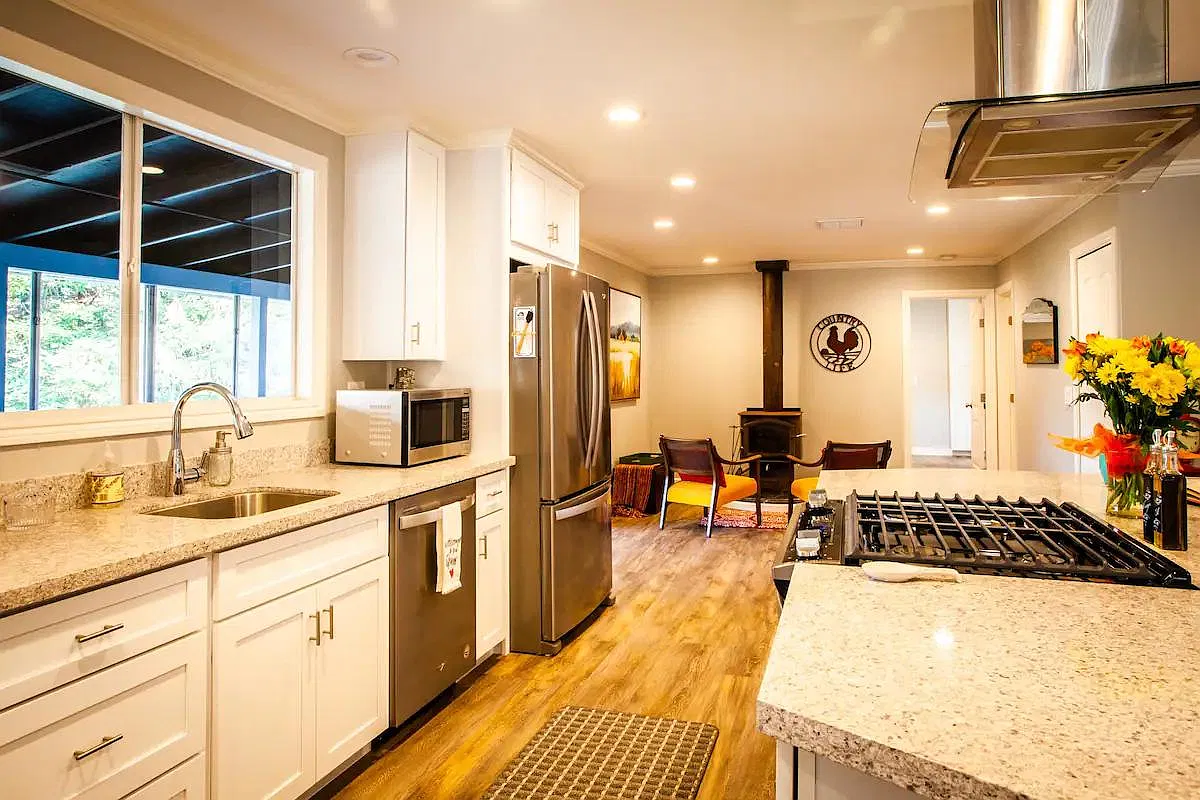 2 bed, 1800 sqft, $4,900 — Photo 4