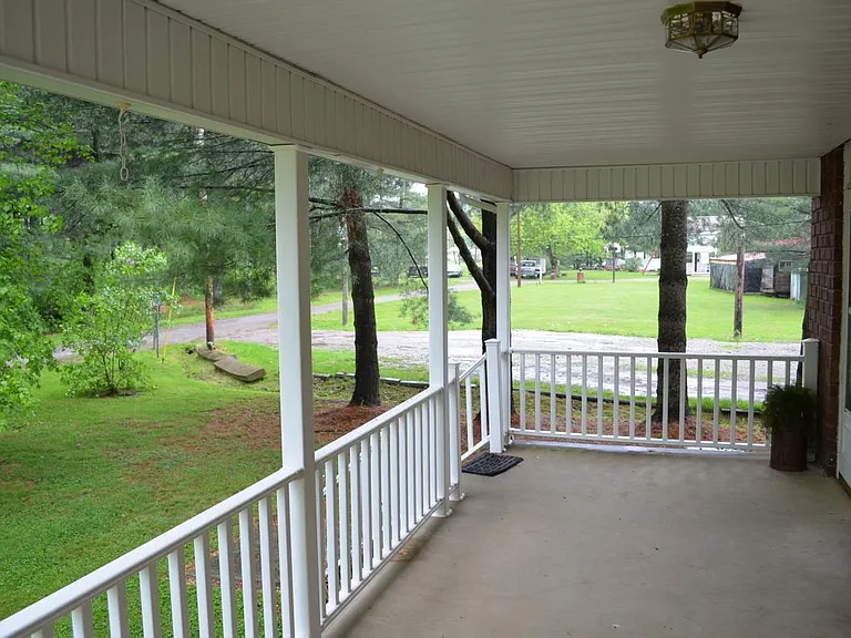 14558 Gardner Ln — Photo 2