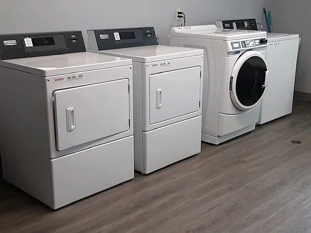 450 Lincoln Dr #13 — Photo 3