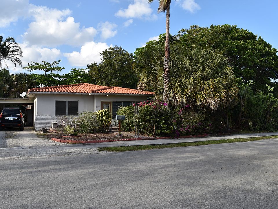 1st image of 851 SE 11th Ct