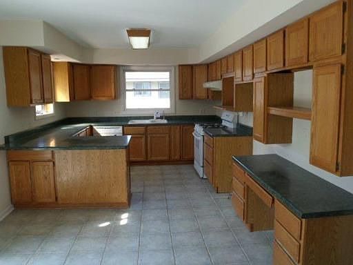 4th image of 26273 W Grand Ave