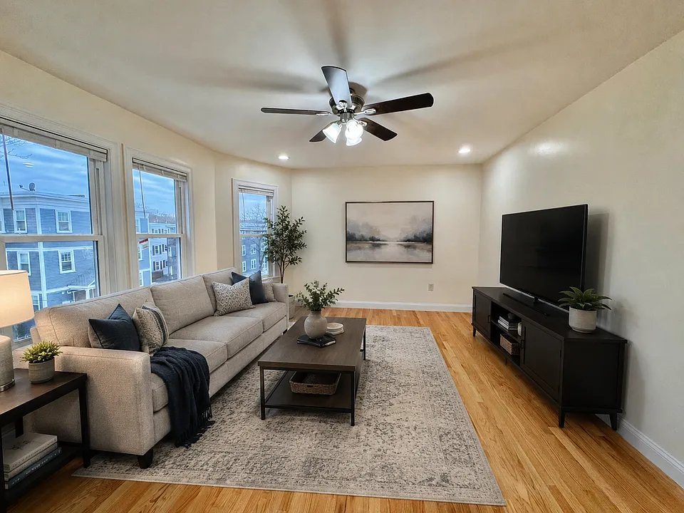 12 Boyd St #2