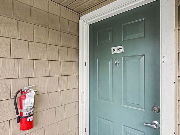 3rd image of 1500 S 18th St #D202