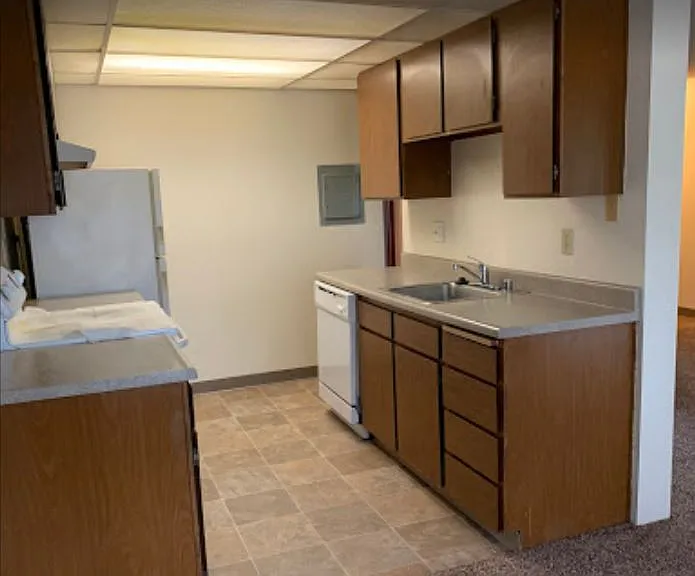 KINGSGATE MEADOWS APTS — Photo 12