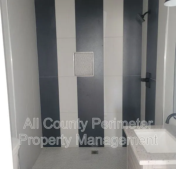 1249 Duncan Ave #A — Photo 8