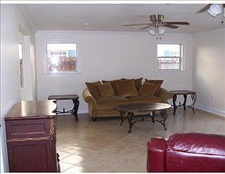 4th image of 5663 Bellaire Dr