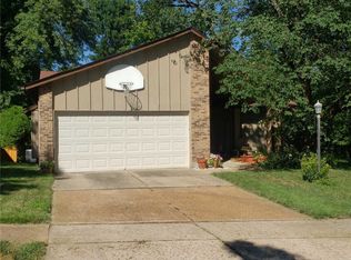 5031 Trailbend Dr, Florissant, MO