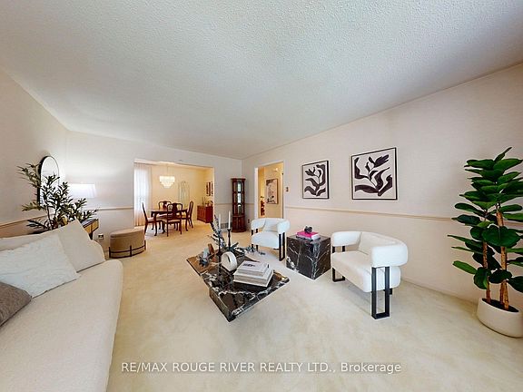 4th image of 33 Pepper Tree Dr