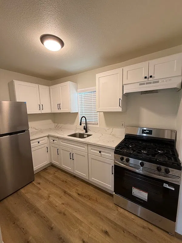2 bed, 1.0 bath, 616 sqft, $2,500 — Photo 3
