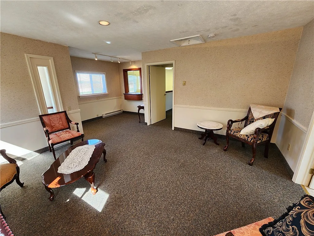 Studio, 1.5 bath, 1428 sqft, $1,000 — Photo 4