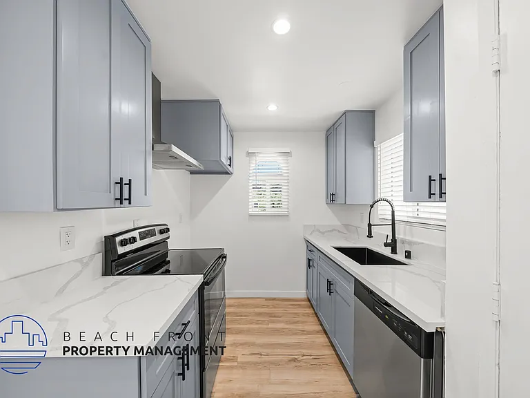 708 N. Juanita Ave. — Photo 1