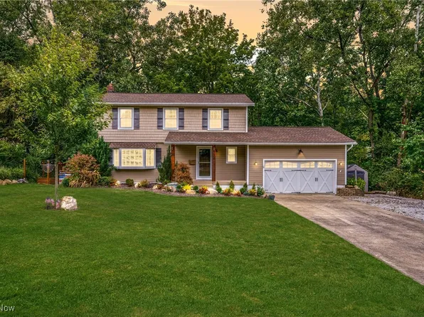 9472 Lawnfield Dr, Twinsburg, OH 44087