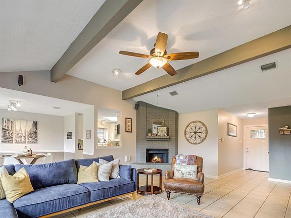 5th image of 725 Canyon Springs Dr
