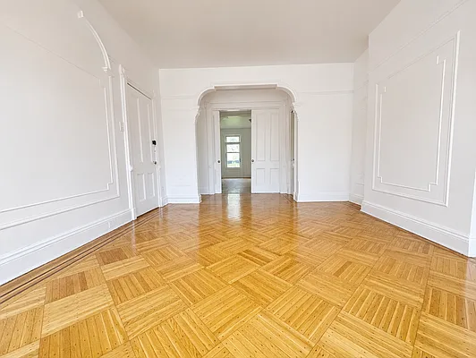 Living room, photo 2