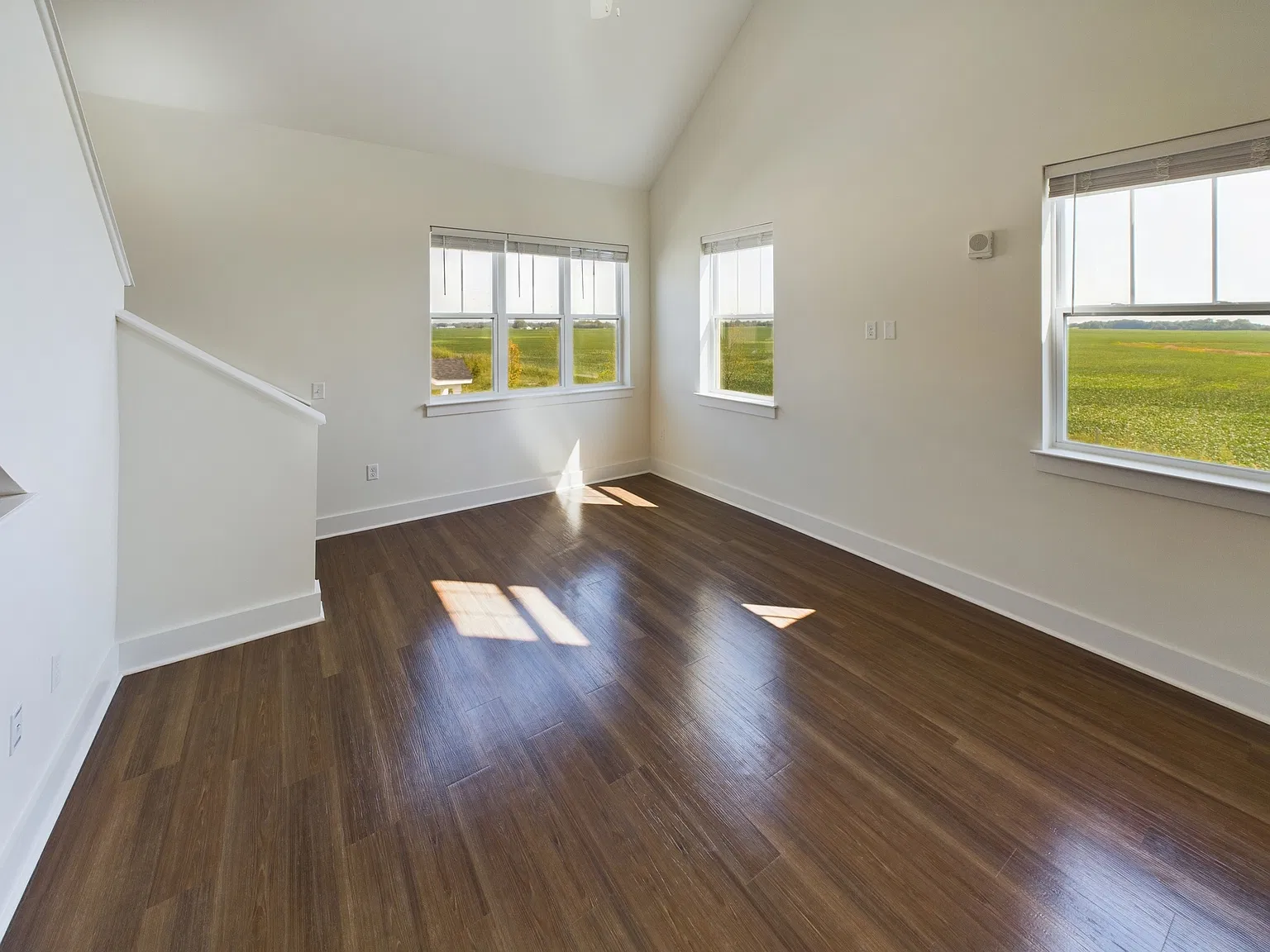 1 bed, 1112 sqft, $2,089 — Photo 3