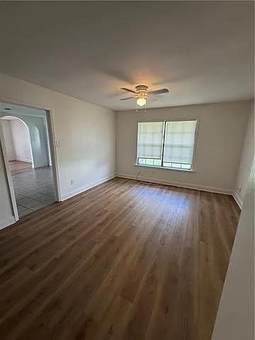 564 Delmar St — Photo 7