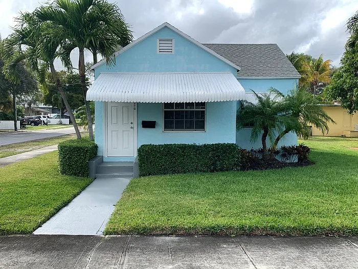 310 SW 2nd Ave