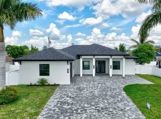 1601 SW Neptune Ave, Port Saint Lucie, FL 34953