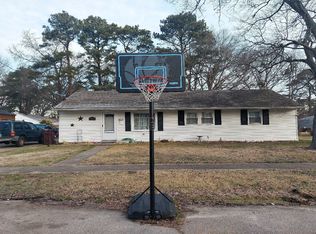 2422 Payne Rd, Chesapeake, VA 23323