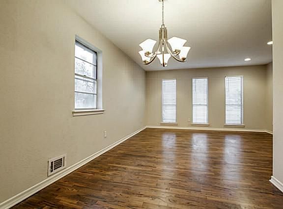 3rd image of 2511 Rivercrest Dr