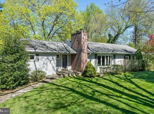 377 Red Fox Rd, Strafford, PA 19087