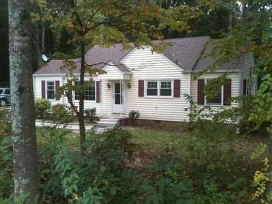 2nd image of 733 Sheppard Rd