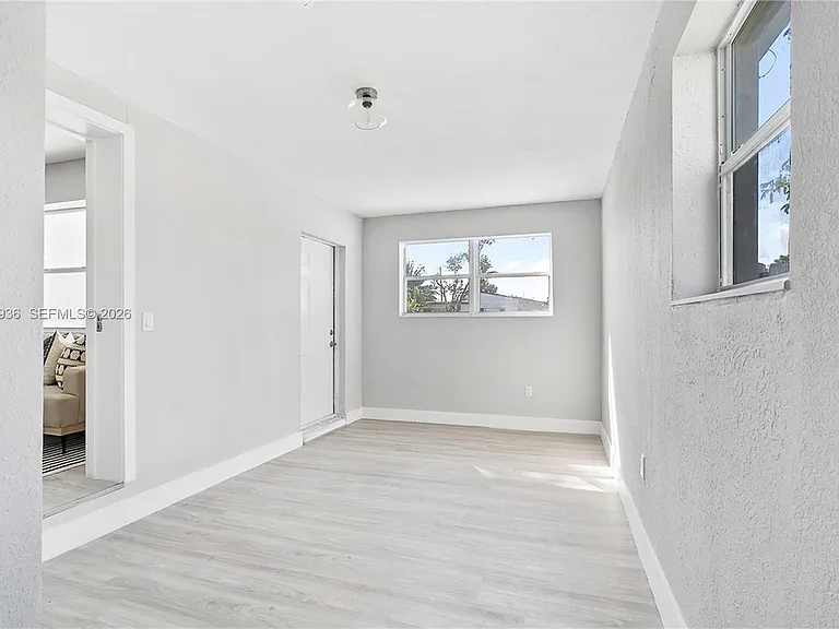 925 NW 84th St — Photo 20