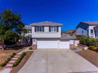 21025 High Crest Dr, Lake Elsinore, CA 92532
