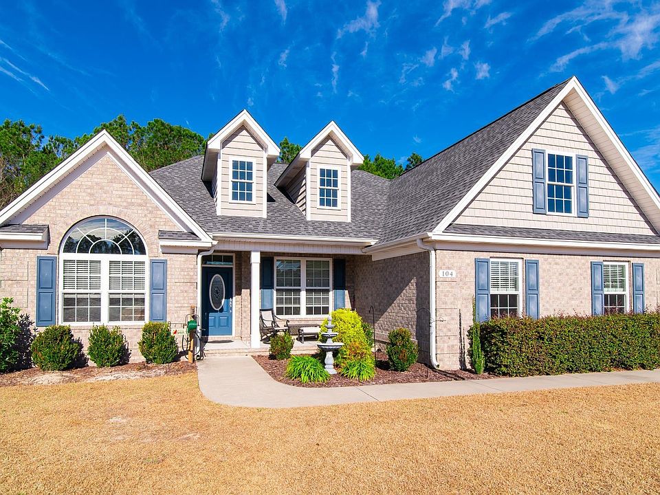 1st image of 104 Hagood Dr.