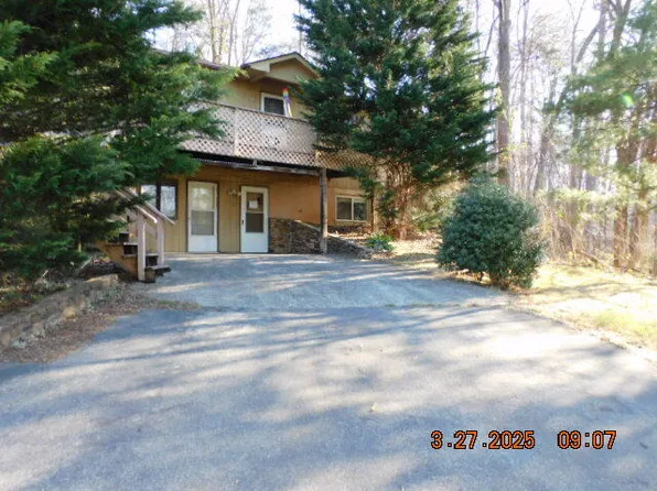 310 Texas Hollow Rd, Salem, VA 24153