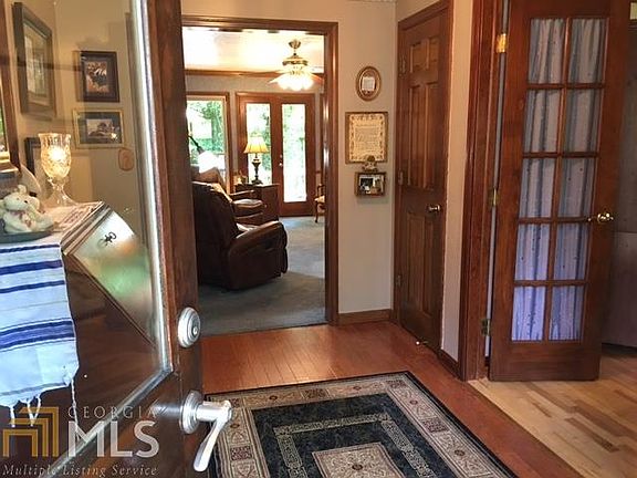 5th image of 305 Derby Dr