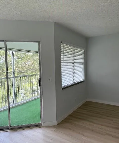 1001 SW 128th Ter #404B — Photo 4