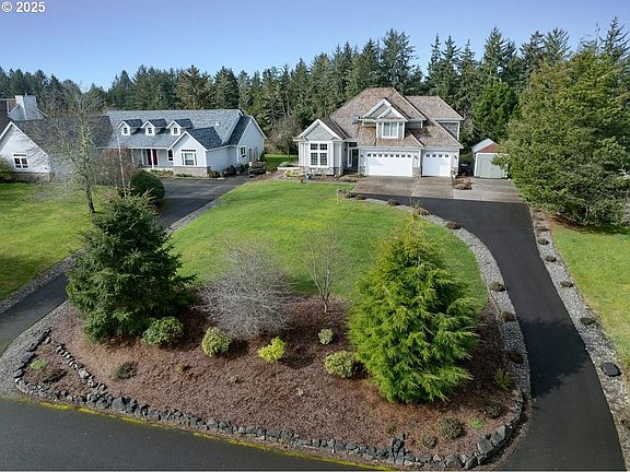 5th image of 1151 SW Pine Dr