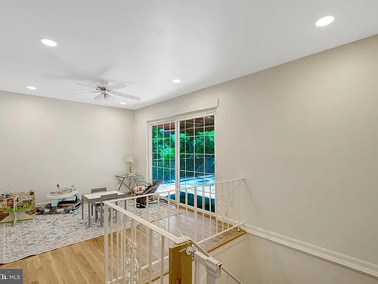 8527 Parliament Dr — Photo 18