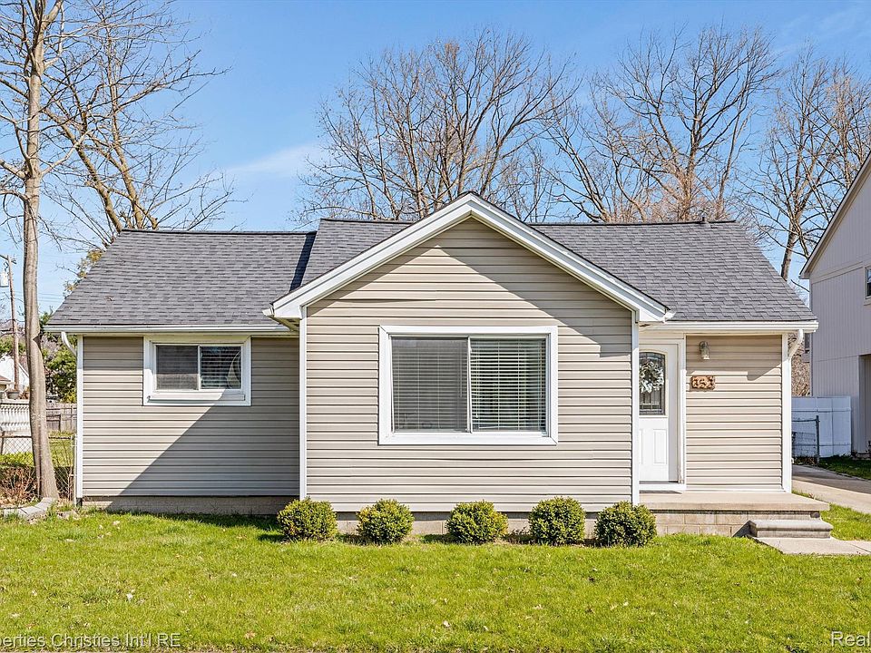 1st image of 353 Hickory Dr