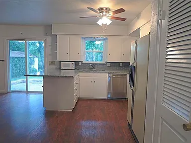 8315 Lullwater Dr — Photo 12