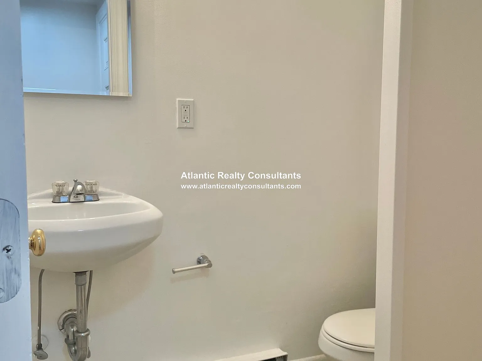 Studio, 300 sqft, $2,195 — Photo 4
