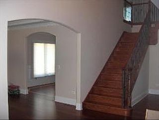 5th image of 182 E Columbia Ave