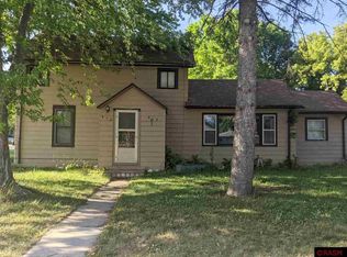 412 Chestnut Ave, Madison Lake, MN 56063