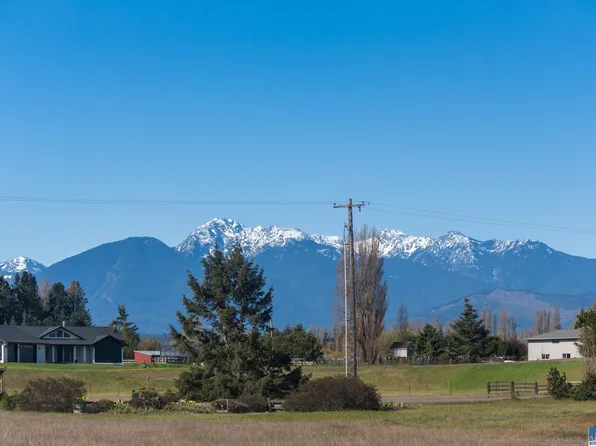 16 Roberson Rd, Sequim, WA 98382
