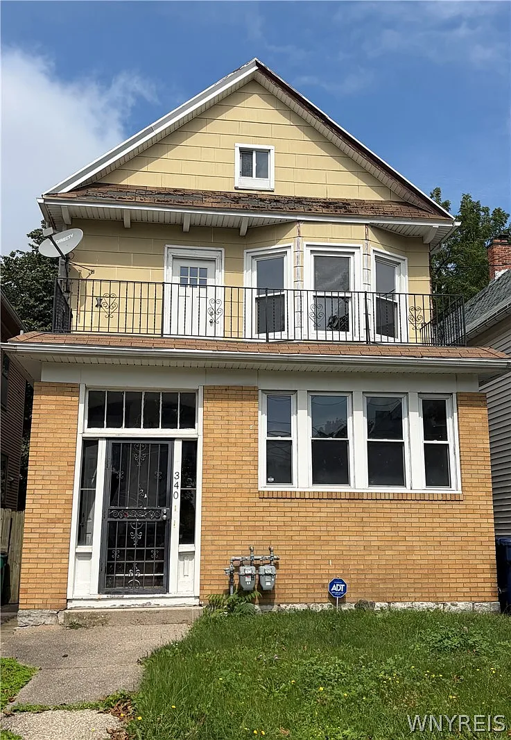3 bed, 1.0 bath, 1164 sqft, $1,500 — Photo 1