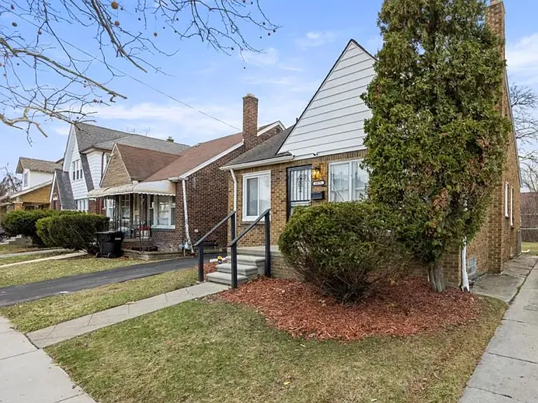 8871 Sussex St — Photo 1