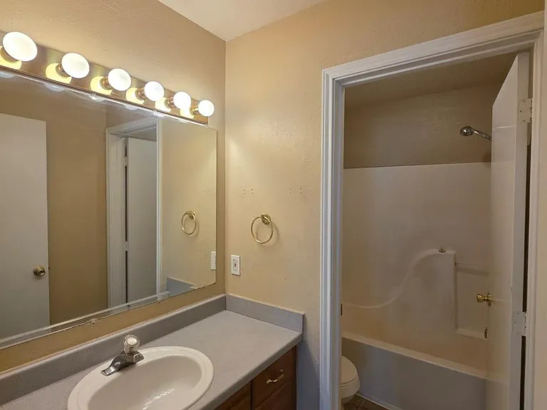 24023 Strong Pine Dr — Photo 9