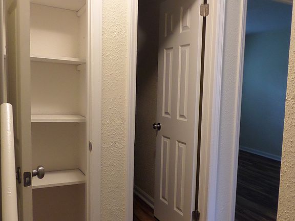 3rd image of 601 Smith St APT 1A