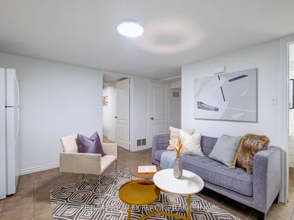 533 Victoria Park Ave, Toronto, ON M4C 5H2