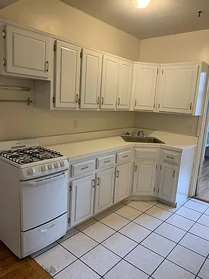 Rented by Oxford Property Group | media 9