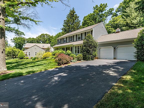 4th image of 8209 Rainbowview Pl
