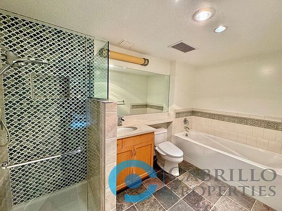 5th image of 850 Beech St Unit 504